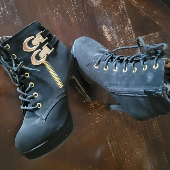 Shoes for sale - Picture 6 of 7